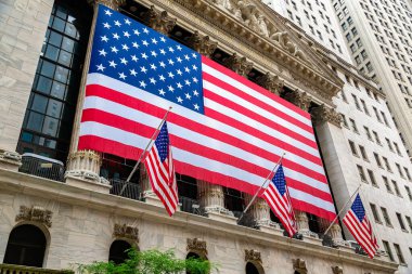 NEW YORK CITY, ABD - 15 Mart 2020: New York Borsa Binası Manhattan, New York City, ABD