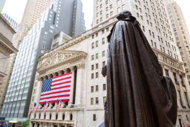NEW YORK CITY, USA - MARCH 15, 2020: Statue of George Washington at New York Stock Exchange building in Manhattan, New York City, USA