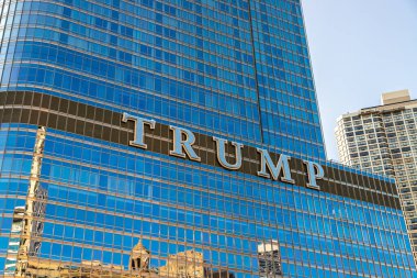 Chicago, Illinois, ABD - 29 Mart 2020: Trump Tower gökdelen binası