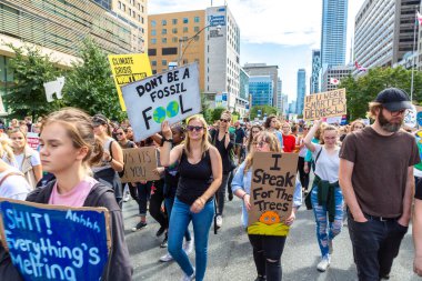 TORONTO, CANADA - 27 Eylül 2019: İklim için Küresel Grev ve Toronto, Ontario, Kanada 'da İklim Adaleti Yürüyüşü