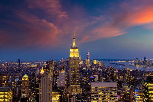 ニューヨーク市 アメリカ 2020年3月15日 ニューヨークの夜のマンハッタンのパノラマ空撮 — ストック写真