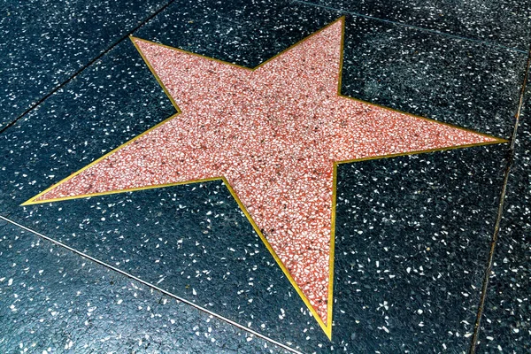  Hollywood Şöhret Yolu 'nda tek bir boş yıldız Los Angeles, Kaliforniya, ABD