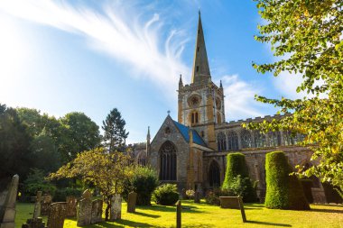 Holy Trinity Kilisesi üzerine bir güzel yaz günü, İngiltere, Amerika Birleşik Devletleri içinde Avon Stratford içinde