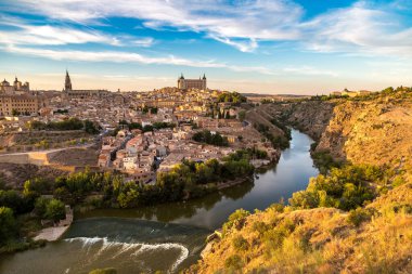 Toledo, İspanya panoramik cityscape güzel yaz gün