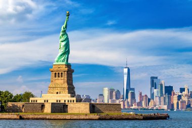 New York, New York, ABD 'de Manhattan şehir planına karşı Özgürlük Anıtı