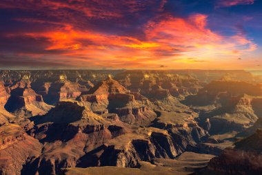 Muhteşem, dramatik günbatımında Grand Canyon Ulusal Parkı, Arizona, ABD