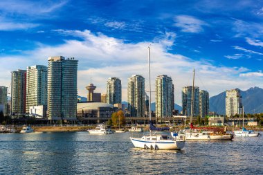 Vancouver, Kanada 'da güneşli bir günde sahte dere