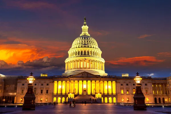 Het Capitool Van Verenigde Staten Bij Zonsondergang Nachts Washington Verenigde — Stockfoto