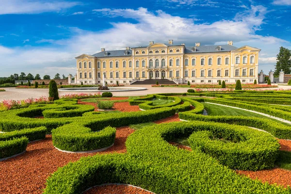 Jardín Rundale Palace Hermoso Día Verano Letonia —  Fotos de Stock