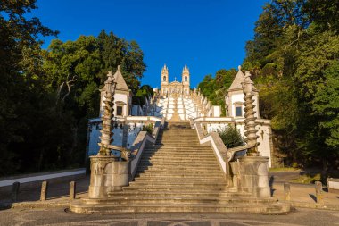 BOM Jesus mı Braga Monte manastırda bir güzel yaz günü, Portekiz