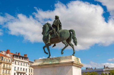 Güzel yaz günü heykelinin Louis XIV Lyon, Fransa