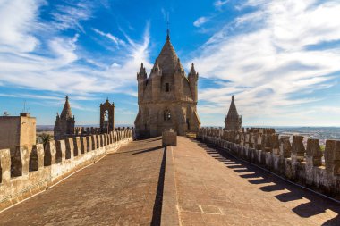 Evora, Portekiz katedralde bir güzel yaz günü