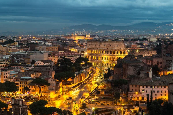 Πανοραμική Εναέρια Άποψη Του Κολοσσαίου Μια Καλοκαιρινή Νύχτα Στη Ρώμη — Φωτογραφία Αρχείου