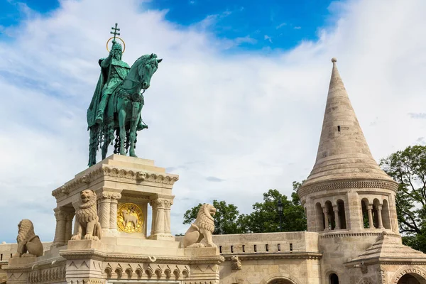 Horse Riding Statue Stephen First King Hungary Front Fisherman Bastion — Stock Photo, Image