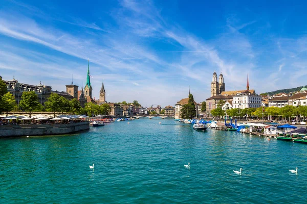 Historical Part Zurich Famous Fraumunster Grossmunster Churches Beautiful Summer Day — Stock Photo, Image