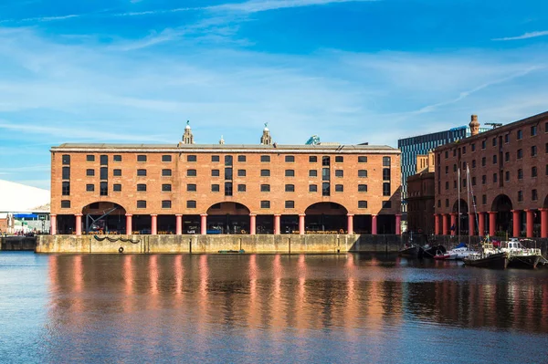 Utsikt Över Albert Dock Liverpool Vacker Sommardag England Storbritannien — Stockfoto