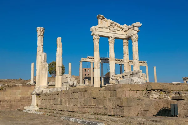 Chrám Trajan Starobylé Město Pergamon Bergama Turecko Krásné Letní Den — Stock fotografie