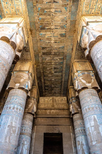 Interieur Van Dendera Tempel Een Zonnige Dag Luxor Egypte — Stockfoto