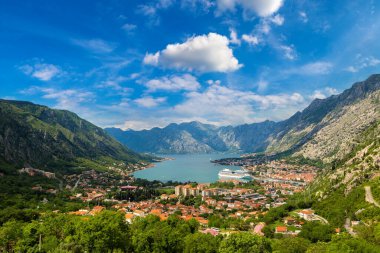 Kotor güzel bir yaz gününde, Karadağ