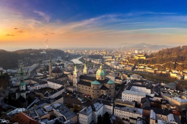 Salzburg Katedrali (Avusturya), güzel bir günde panoramik havadan görünümü