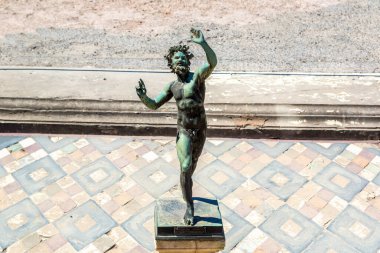 Pompeii City faun hanesi yanardağ Vesuvius, İtalya patlama bir güzel yaz günde tarafından 79bc içinde yok