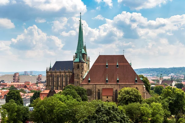 在一个美丽的夏日 德国埃尔福特大教堂 — 图库照片
