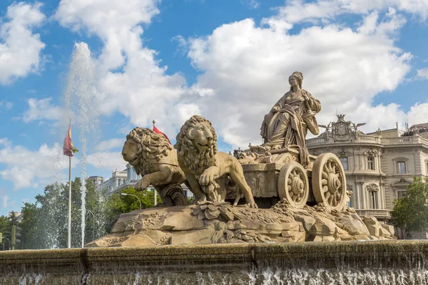 Στο Plaza Cibeles Στη Μαδρίτη Στο Σιντριβάνι Cibeles Μια Όμορφη — Φωτογραφία Αρχείου