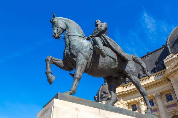 Estatua Del Rey Carol Biblioteca Nacional Bucarest Rumania Hermoso Día — Foto de Stock