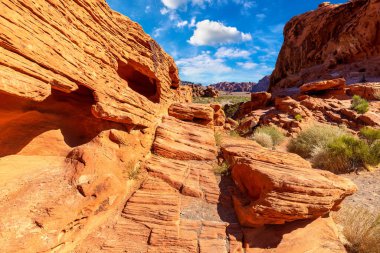 Ateş Vadisi Parkı güneşli bir günde, Nevada, ABD