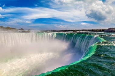 Kanada 'da Niagara Şelaleleri, At nalı Şelaleleri, Niagara Şelaleleri, Ontario, Kanada' da güneşli bir günde