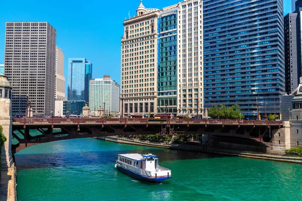 シカゴ川と橋 アメリカ合衆国イリノイ州シカゴ — ストック写真