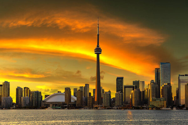 Мбаппе вид на горизонт Торонто на закате, Онтарио, Канада