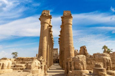 Luxor Tapınağı güneşli bir günde, Luxor, Mısır