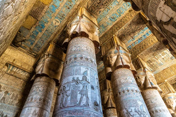 Εσωτερικό Του Ναού Dendera Μια Ηλιόλουστη Μέρα Λούξορ Αίγυπτος — Φωτογραφία Αρχείου