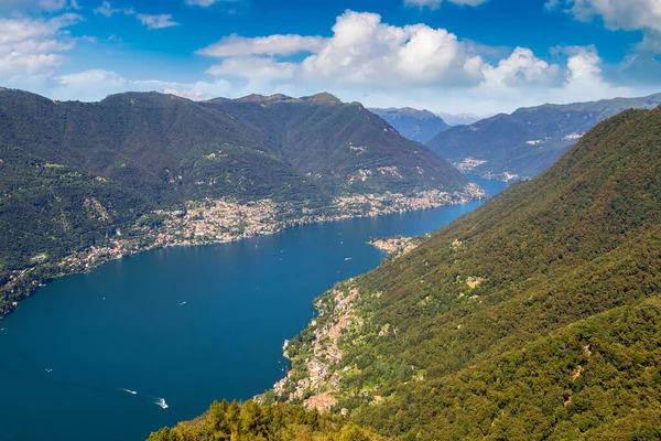 Πανοραμική Αεροφωτογραφία Της Λίμνης Κόμο Στην Ιταλία Μια Όμορφη Καλοκαιρινή — Φωτογραφία Αρχείου