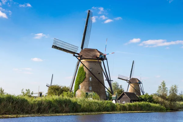 Szélmalmok Víz Csatorna Kinderdijk Egy — Stock Fotó