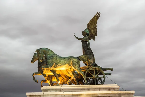 Εθνικό Μνημείο Του Vittorio Emanuele Μια Καλοκαιρινή Νύχτα Στη Ρώμη — Φωτογραφία Αρχείου