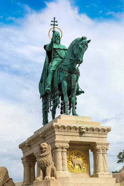 Statue Équestre Étienne Ier Premier Roi Hongrie Devant Bastion Des — Photo
