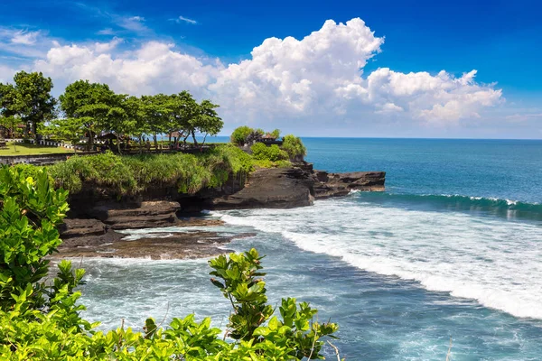 Rocky Coast Bali Indonesia Sunny Day — Stock Photo, Image