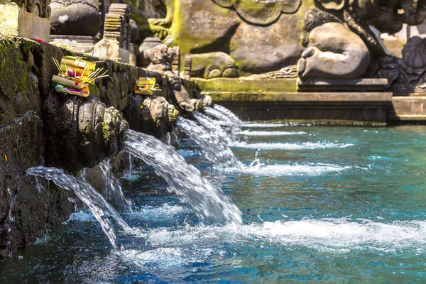 Zwembad Wijwater Pura Tirta Empul Tempel Bali Indonesië — Stockfoto