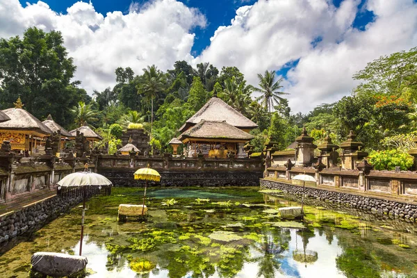 Piscina Água Benta Pura Tirta Empul Temple Bali Indonésia — Fotografia de Stock