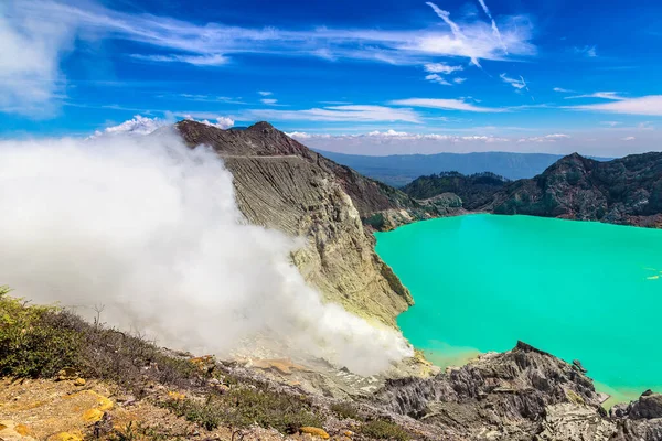 活火山のパノラマ空中ビュー火口インドネシア ジャワ島 イジェン島 — ストック写真