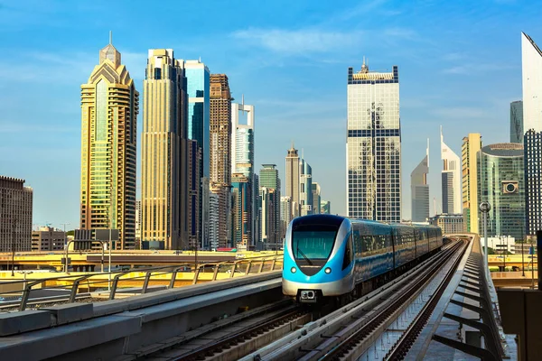 Dubai Metro Kereta Api Pada Hari Musim Panas Dubai Uni — Stok Foto