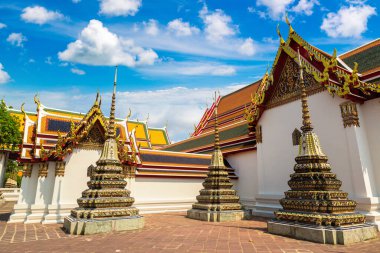 Wat Pho tapınakta bir yaz günü Bangkok