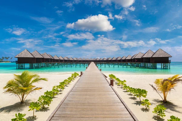 Water Villas Bungalows Wooden Bridge Tropical Beach Maldives Summer Day — Stock Photo, Image