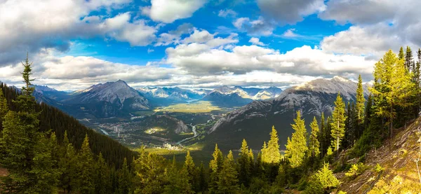 Panorama Vista Aérea Ciudad Banff Bow Valley Parque Nacional Banff —  Fotos de Stock