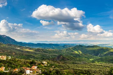 Kruja Kalesi: güzel bir yaz günü, Arnavutluk görüntülemek