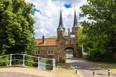 Delft bir güzel yaz günü, Hollanda Doğu kapısı