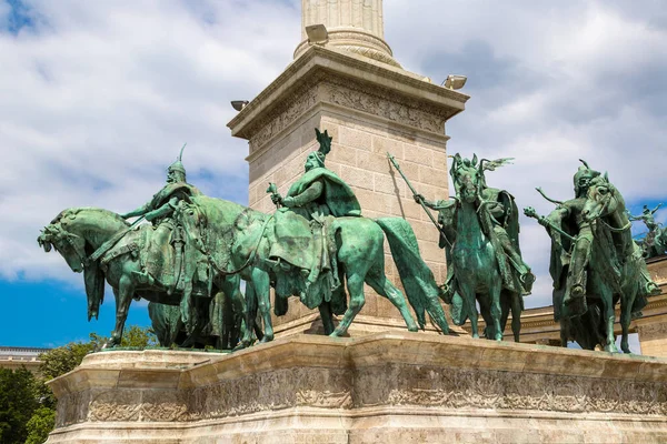 Millenniumi Emlékmű Hősök Tere Budapesten Magyarországon Egy Szép Nyári Nap — Stock Fotó