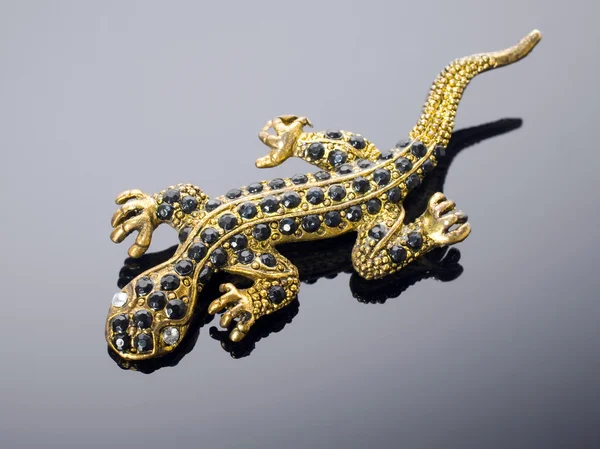 Golden lizard (brooch) — Stock Photo, Image